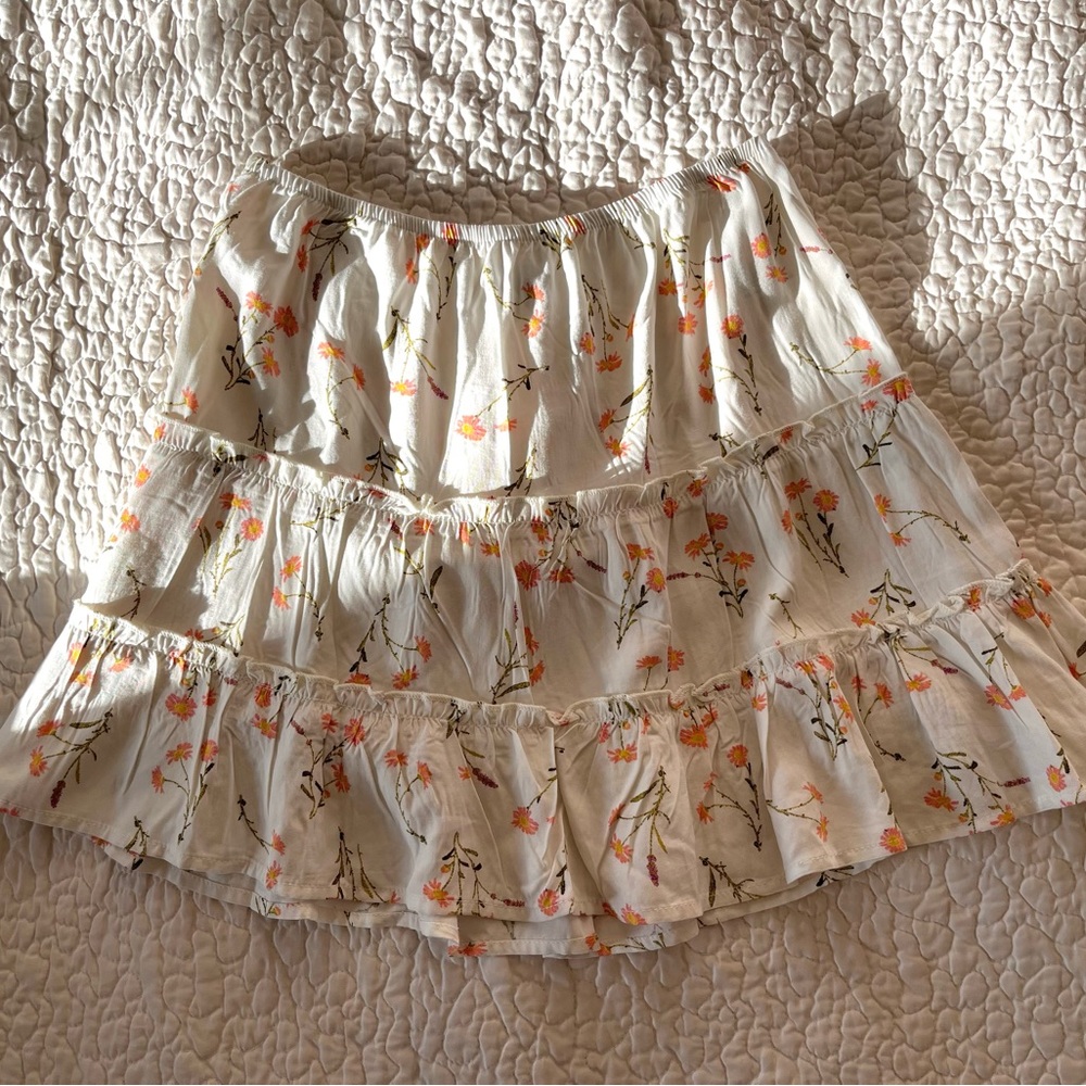 Flowy Floral mini skirt with small ruffle designs